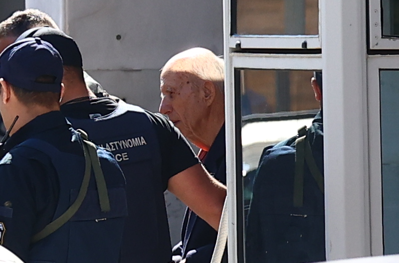 Προφυλακιστέος ο 89χρονος για τις ένοπλες επιθέσεις σε ΕΦΚΑ και Εφετείο: «Ήθελα να πλήξω το σύστημα»