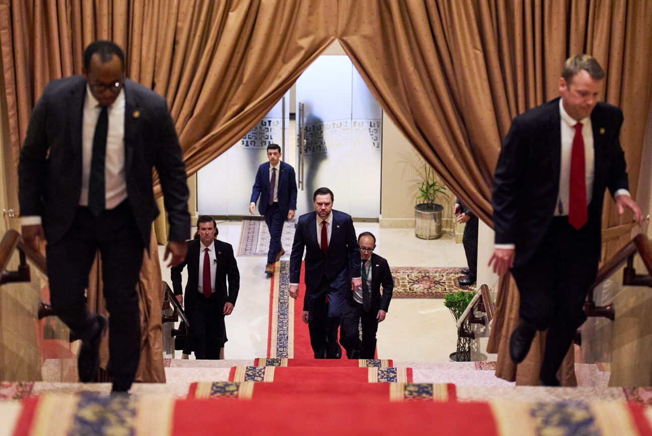 Αισιόδοξα μηνύματα από ΗΠΑ και Πακιστάν: Ο πόλεμος στο Ιράν «μάλλον θα τελειώσει αρκετά σύντομα»