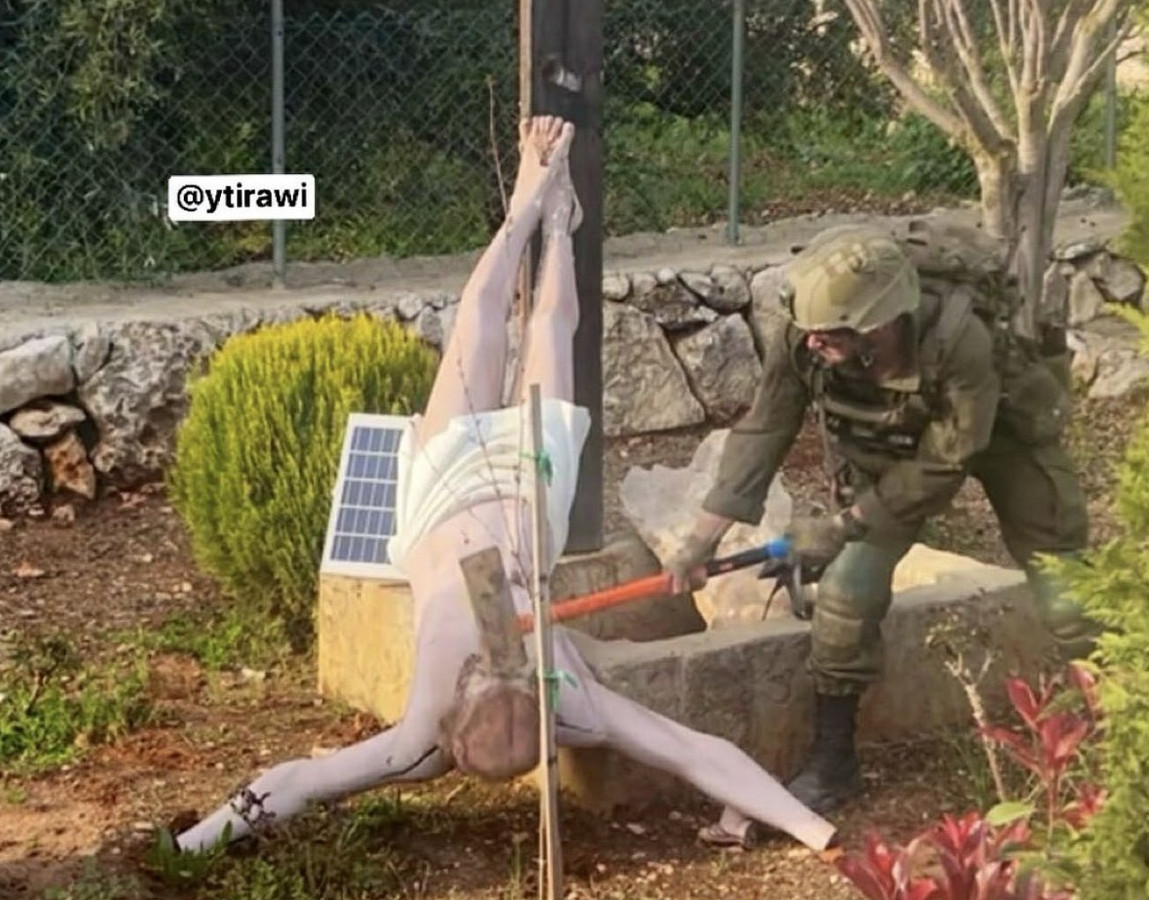 Στρατιώτης του Ισραήλ τα έβαλε με άγαλμα του Χριστού: Έσπασε το κεφάλι του με σφυρί