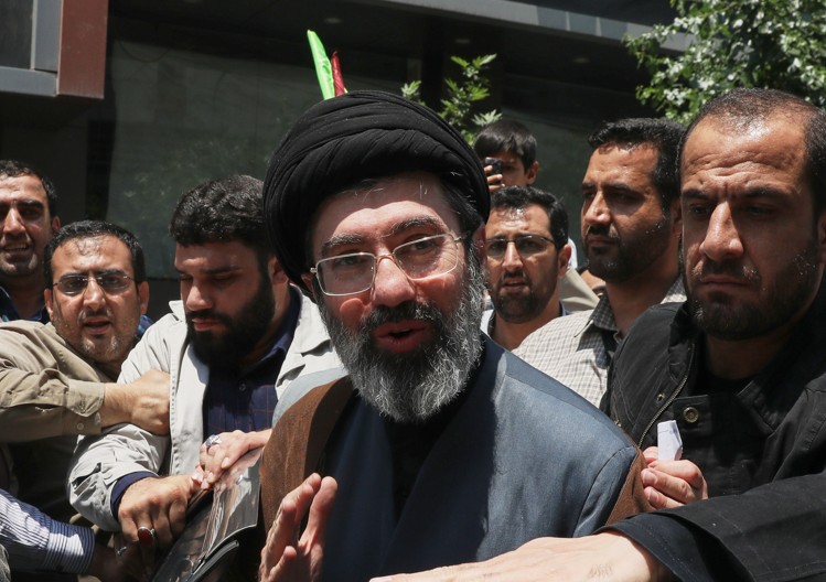 The Times: Ο Μοτζτάμπα Χαμενεΐ νοσηλεύεται χωρίς τις αισθήσεις του – Δεν είναι σε θέση να κυβερνήσει