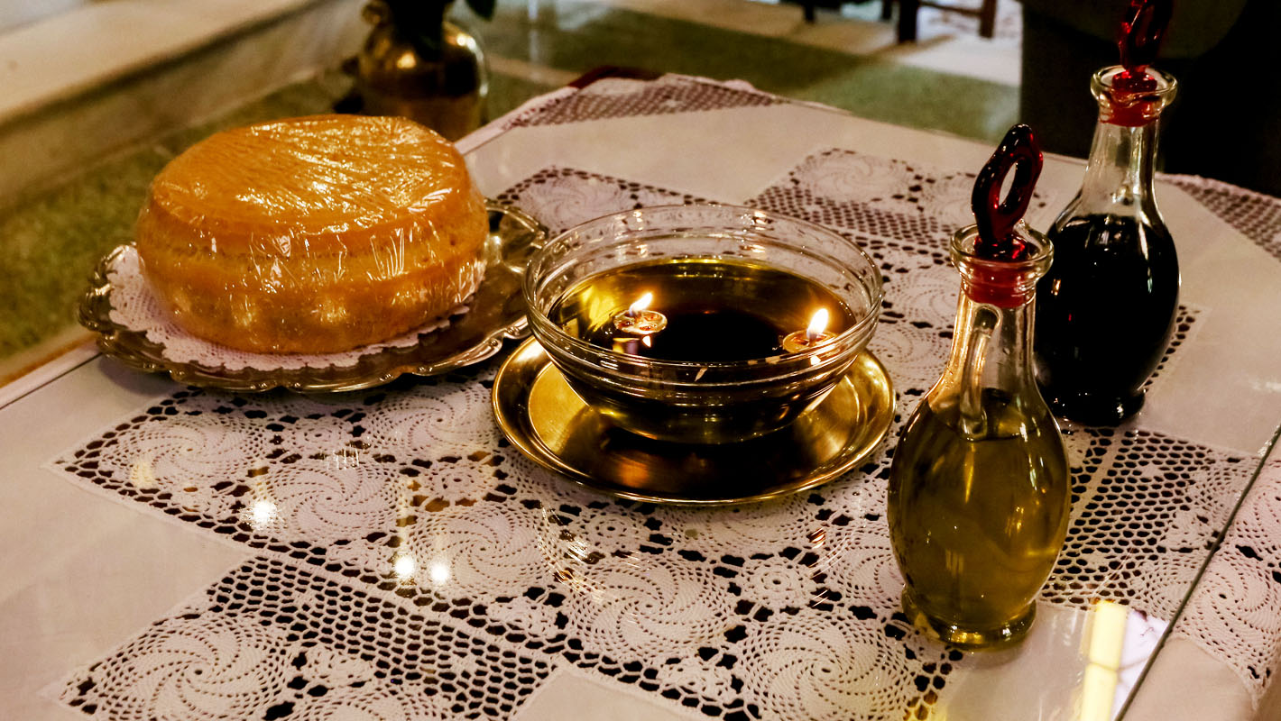 Μεγάλη Τετάρτη: Το ευχέλαιο – Το έθιμο με το προζύμι