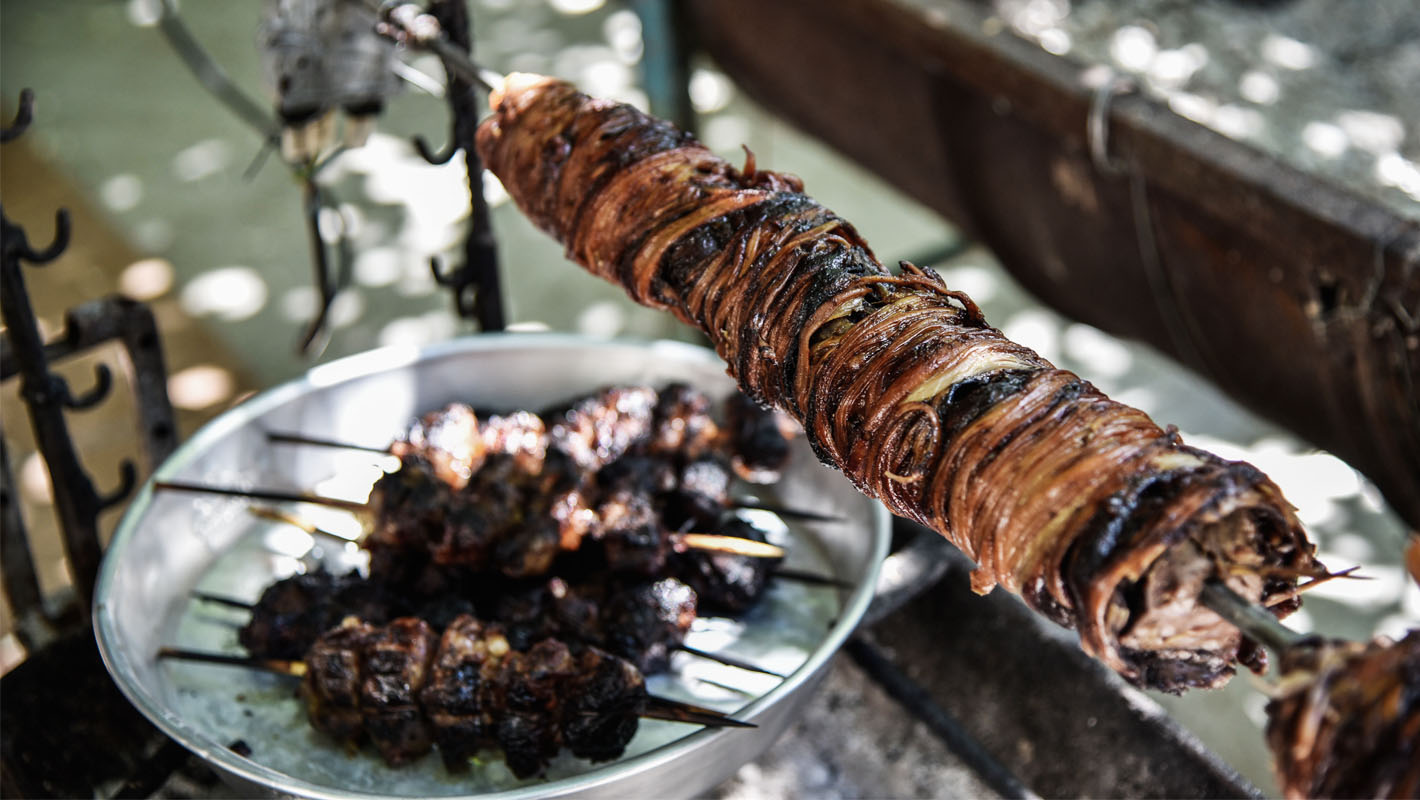 Κυριακή του Πάσχα: Τα έθιμα της ημέρας ανά την Ελλάδα