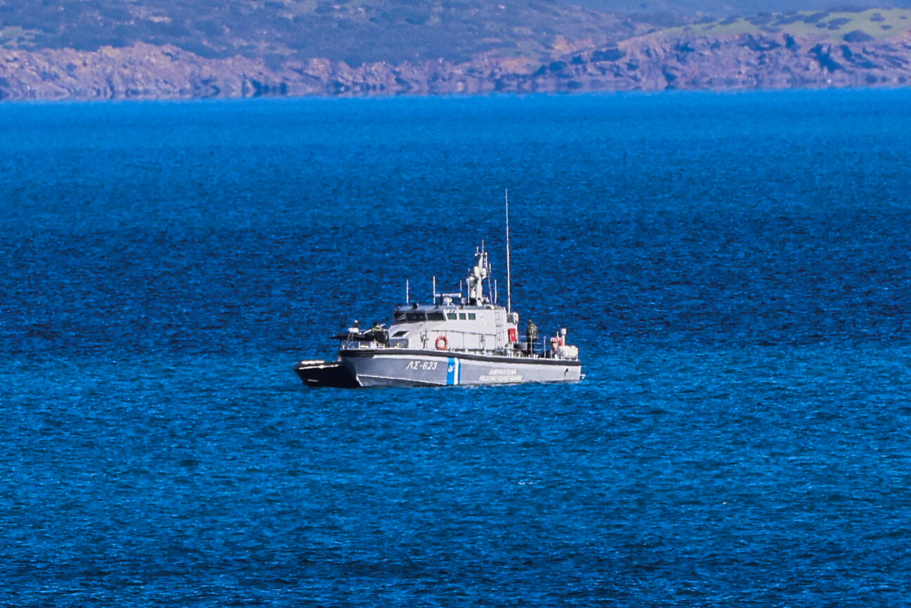 Ναυάγιο στη Χίο: Ηθικό καθήκον και υποχρέωση η διάσωση ανθρώπων στη θάλασσα λέει η Κομισιόν