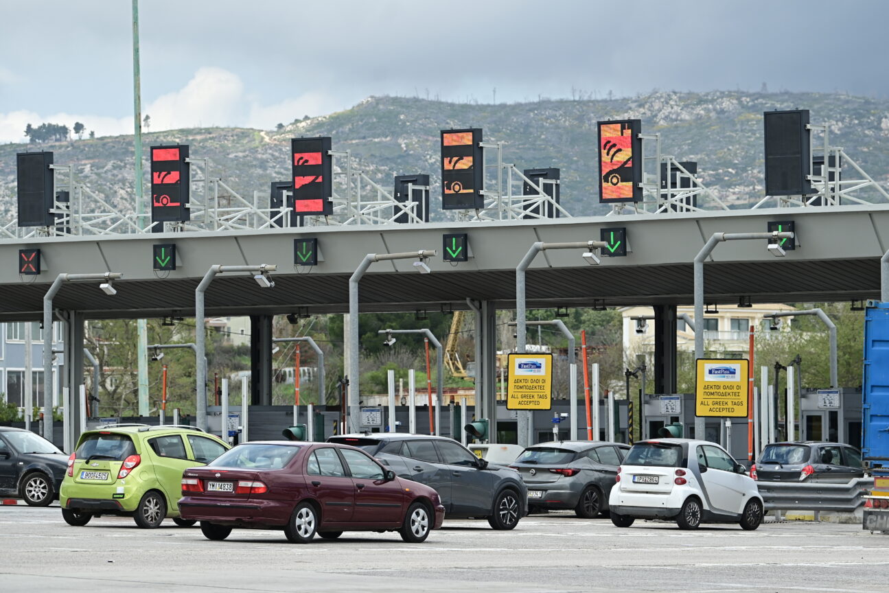 Πάσχα: Ξεκίνησε η έξοδος των εκδρομέων – Στο «κόκκινο» η κίνηση στους δρόμους