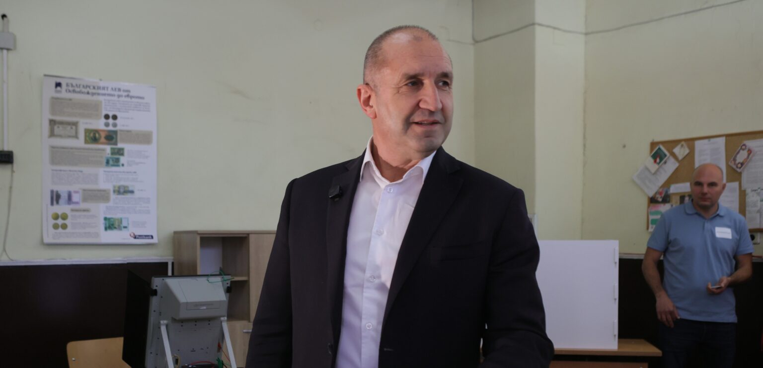 Ρούμεν Ράντεφ: Ποιος είναι ο φιλορώσος νικητής των εκλογών στη Βουλγαρία – «Ασαφής» η εξωτερική πολιτική
