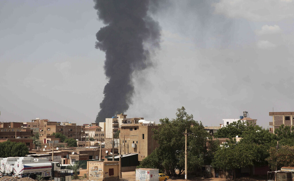 Τρία χρόνια πολέμου στο Σουδάν: Η μεγαλύτερη κρίση εκτοπισμού στον κόσμο συνεχίζεται χωρίς ορατό τέλος