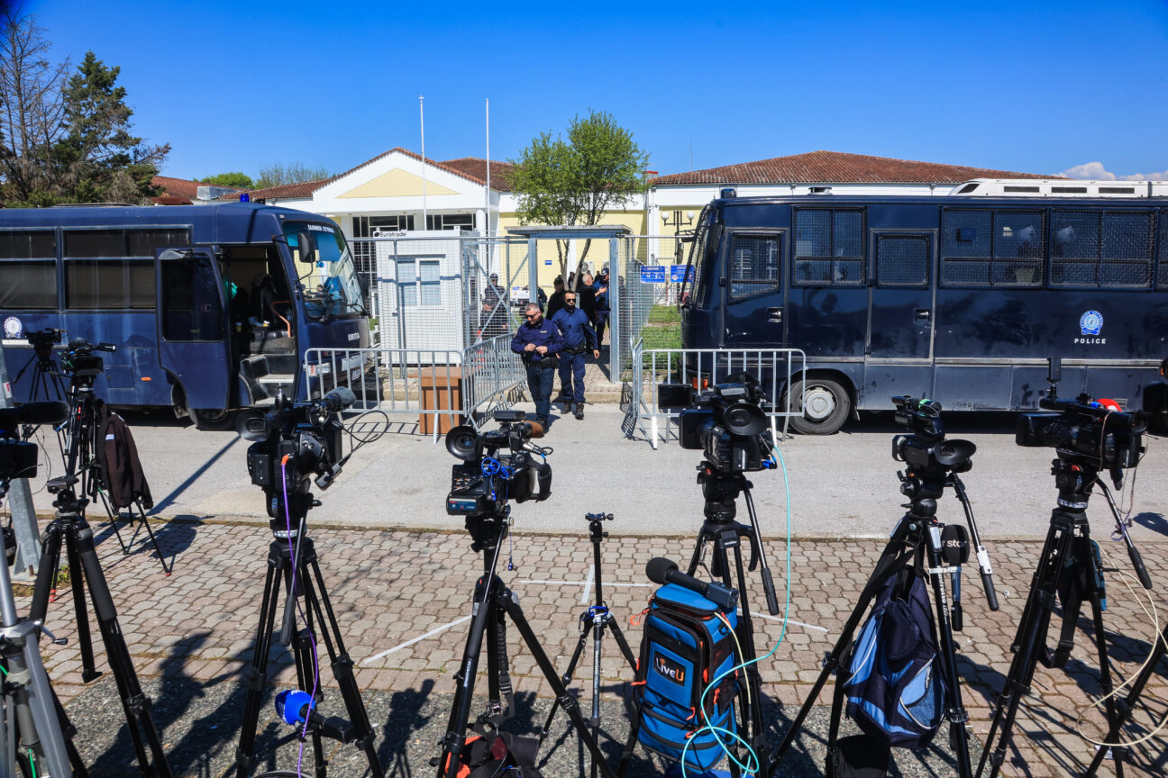 Τέμπη: Συνεχίζεται σήμερα η δίκη – Τι προβλέπει η διαδικασία για τις δηλώσεις παράστασης