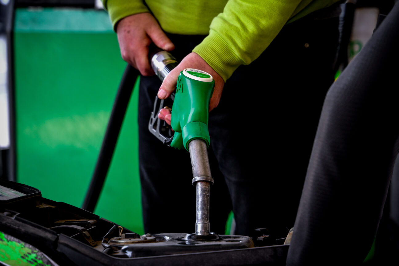 Βενζίνη: Συνεχίζεται η άνοδος στις τιμές των καυσίμων – Σε ποιες περιοχές ξεπερνά τα δύο ευρώ