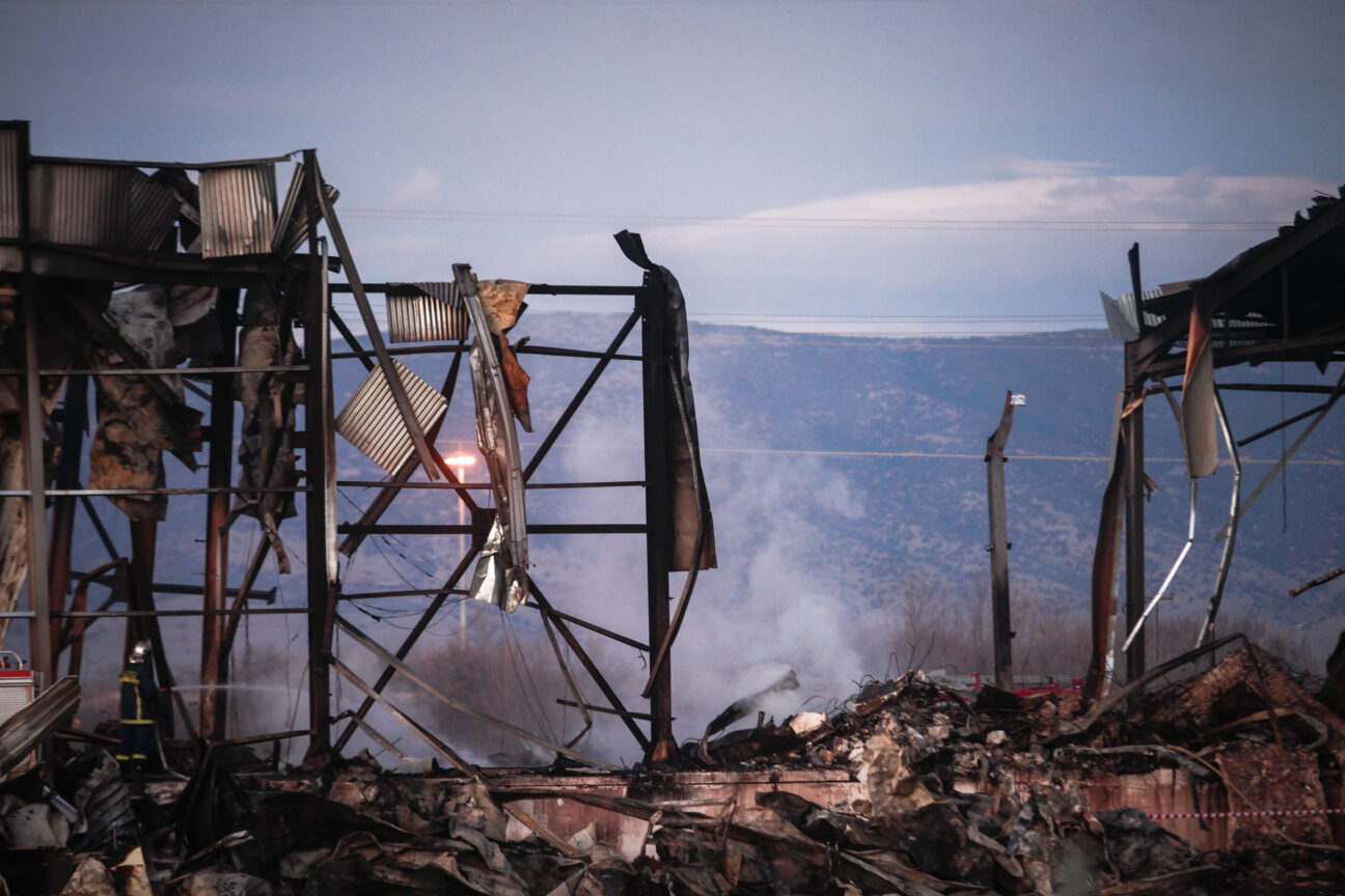Έκρηξη στη Βιολάντα: Ελεύθερος με περιοριστικούς όρους ο υπεύθυνος παραγωγής