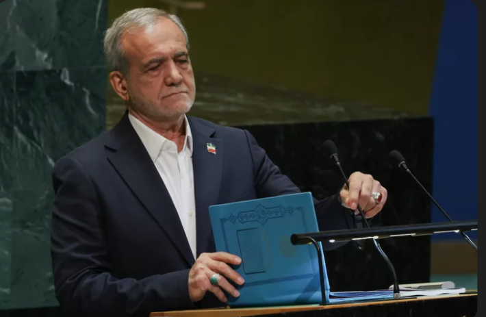 Ρήγμα στην κορυφή του Ιράν: Ο Πεζεσκιάν κατηγορεί τους Φρουρούς ότι οδηγούν τη χώρα στην καταστροφή