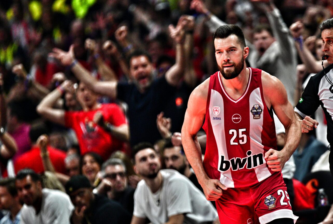 Final Four: Ο Ολυμπιακός «πάτησε» τη Φενέρ και προβάρει την κούπα  – Παράσταση δύναμης από την ομάδα του Μπαρτζώκα