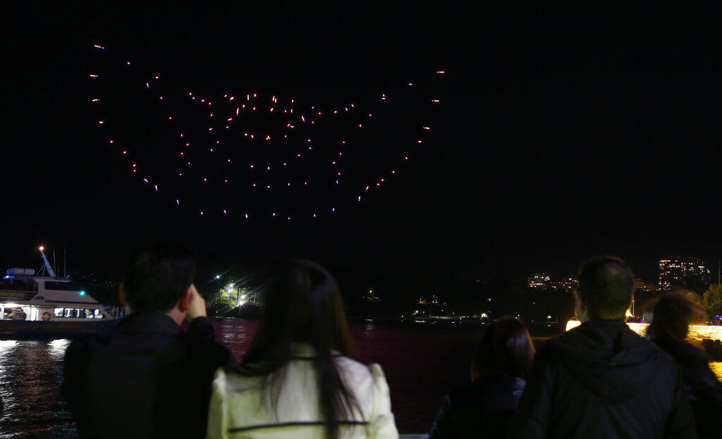 Δεκάδες drones συνετρίβησαν στο λιμάνι του Σίδνεϊ κατά τη διάρκεια σόου φωτισμού (βίντεο)
