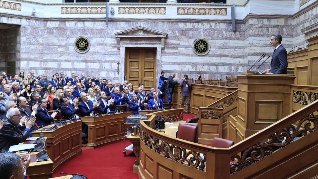 Συνεδριάζει η ΚΟ της ΝΔ: Οι βαριές σκιές, η γκρίνια και οι «πυροσβέστες»