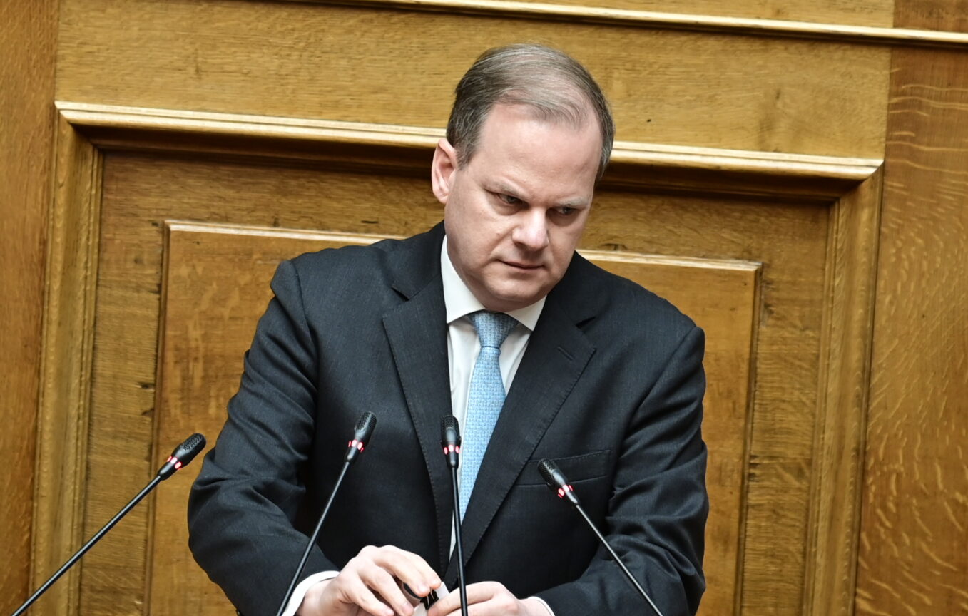 Τέμπη: Παράσταση κατηγορίας στην ανάκριση Καραμανλή στον Άρειο Πάγο από Ρούτσι και Παπαγγελή