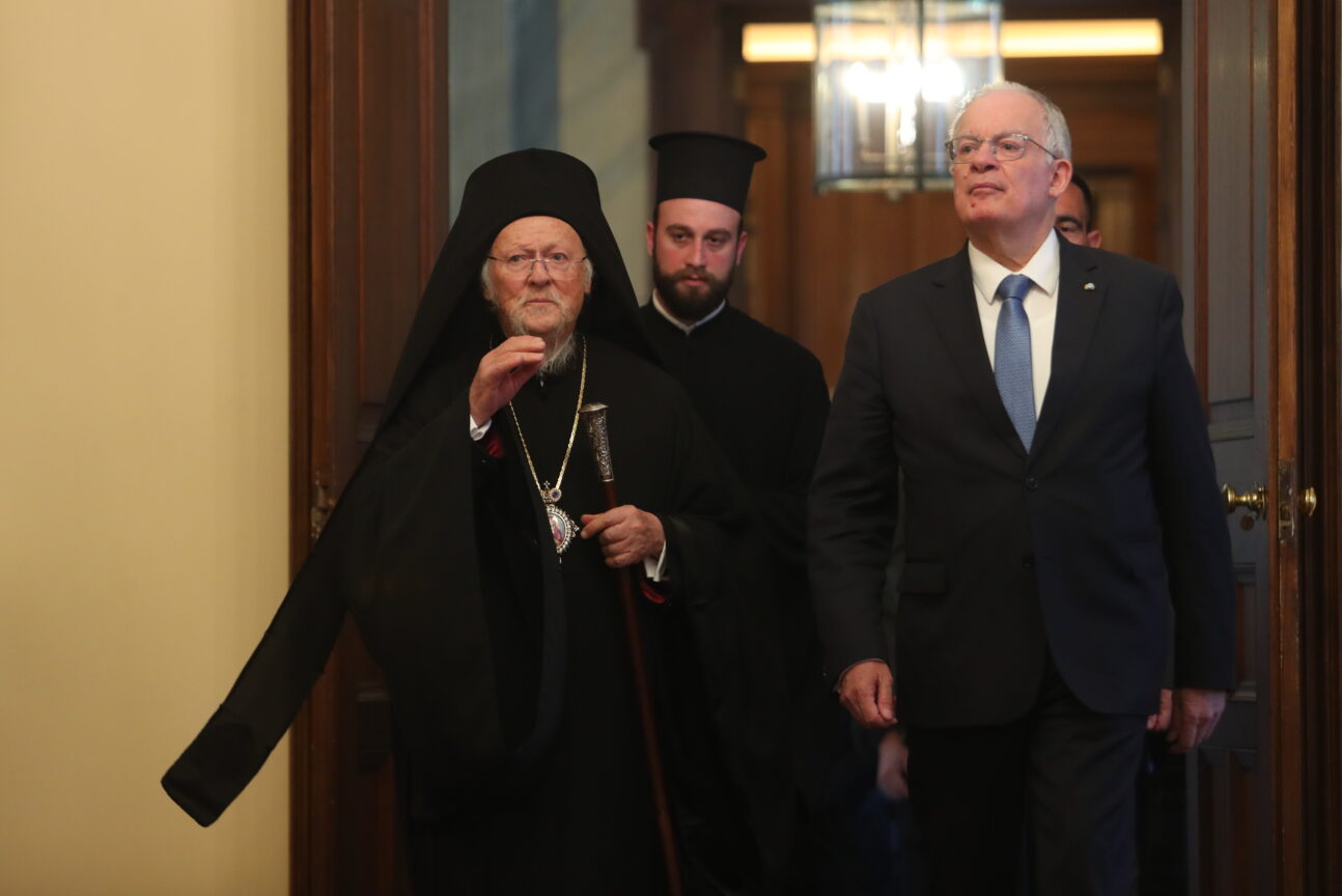 Βαρθολομαίος από το Προεδρικό Μέγαρο: «Ο ρατσισμός και οι φυλετικές διακρίσεις είναι μακριά από το ήθος της Ορθοδοξίας»