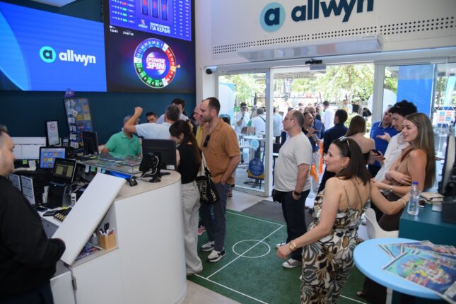 Λαμπερά εγκαίνια για το νέο κατάστημα της Allwyn στο Σύνταγμ