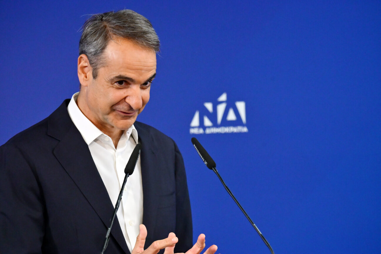 Μητσοτάκης: «Απειλή για τη Δημοκρατία η σύμπλευση των δυνάμεων της αντιπολίτευσης» – Οι αιχμές σε Σαμαρά