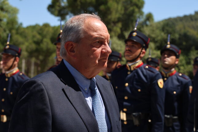 Φωτογραφία για: Γιώργος Σουφλιάς: Το τελευταίο αντίο στον πρώην υπουργό της ΝΔ - Στην κηδεία παρευρέθηκε ο Κυριάκος Μητσοτάκης 4 6993373