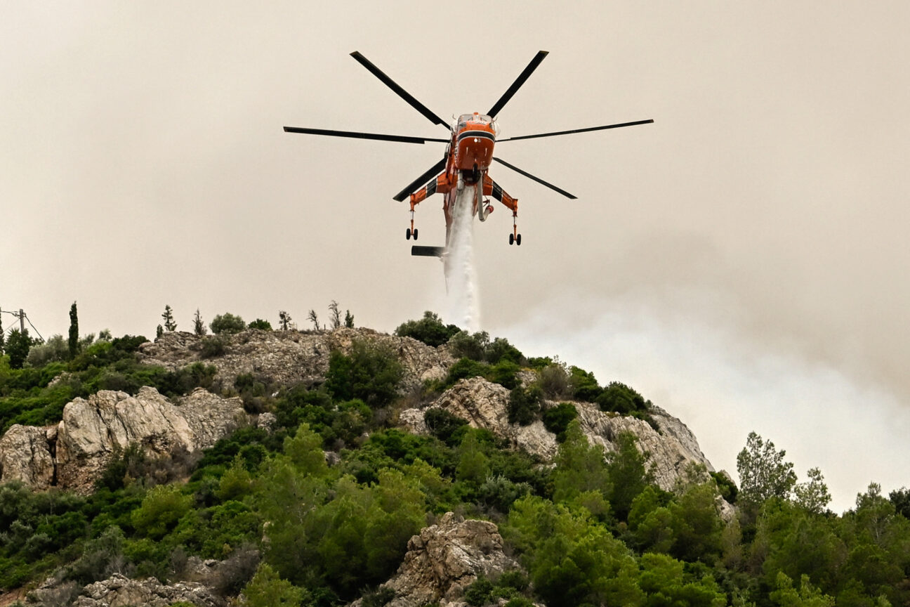 Μεγάλη φωτιά τώρα στην Κερατέα