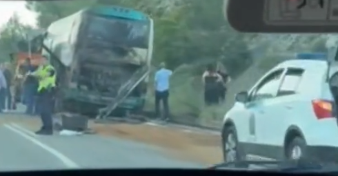Χαλκιδική: Λεωφορείο των ΚΤΕΛ τυλίχθηκε στις φλόγες ενώ μετέ