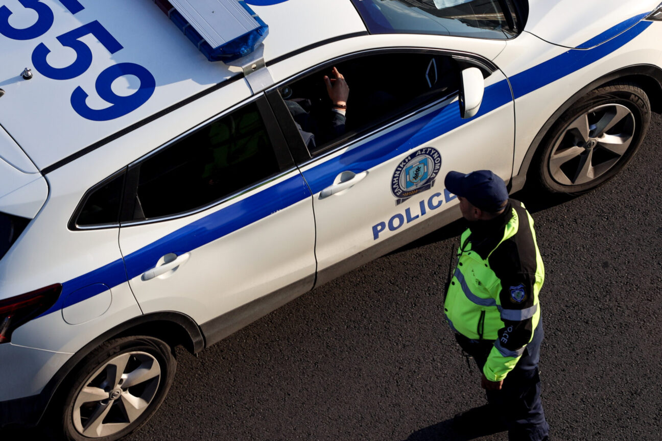 Αιγάλεω: Μεθυσμένος οδηγός φορτηγού έπεσε πάνω σε έξι σταθμε