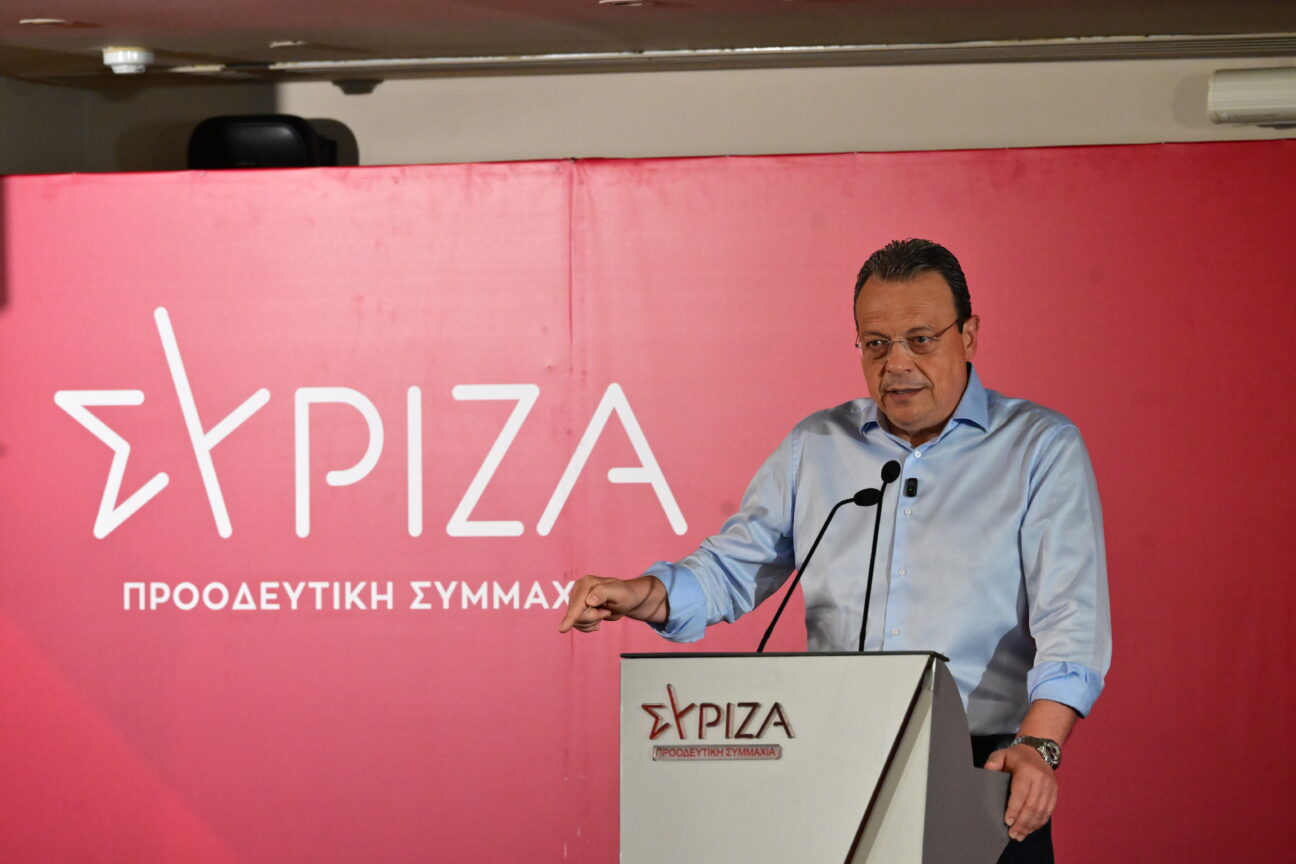 Φάμελλος στην ΚΕ: Θέλει να παραδώσει το κόμμα χωρίς «plan B» στον Τσίπρα
