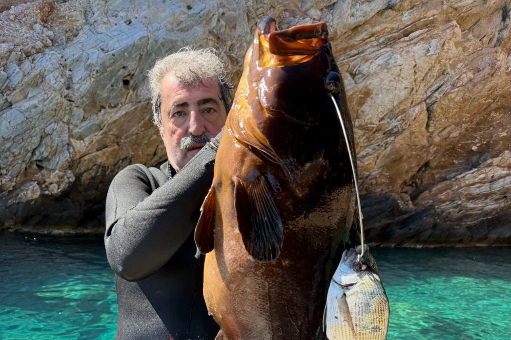 «Καρφιά» από τον Πολάκη με ροφό 13,5 κιλών: «Εμείς δεν ψαρεύουμε σε θολά νερά»