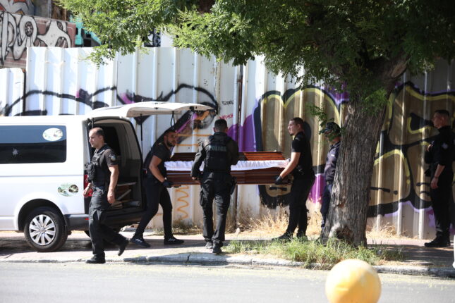 Φωτογραφία για: Κυψέλη: Ταυτοποιήθηκε η σορός που βρέθηκε μέσα σε βαλίτσα - Ανήκει σε 38χρονη Βρετανίδα 2 7035010